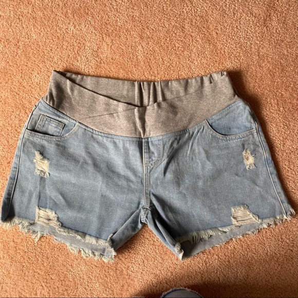 Set of 2 Denim Maternity Shorts - Picture 7 of 9